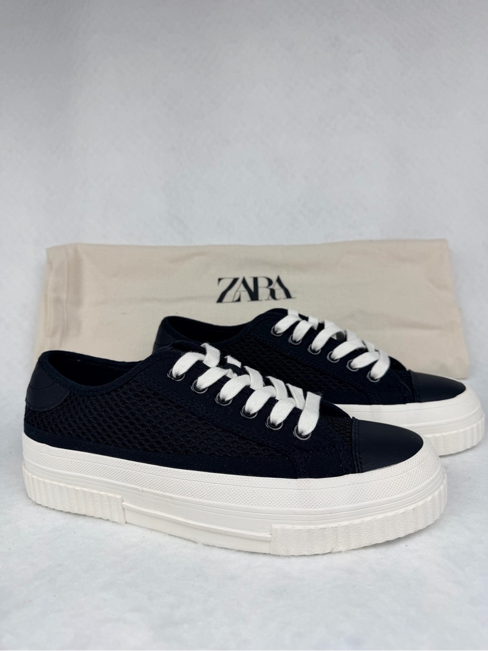 ZARA Women’s Black Knit Lace-Up Sneakers with White Platform Size 7.5